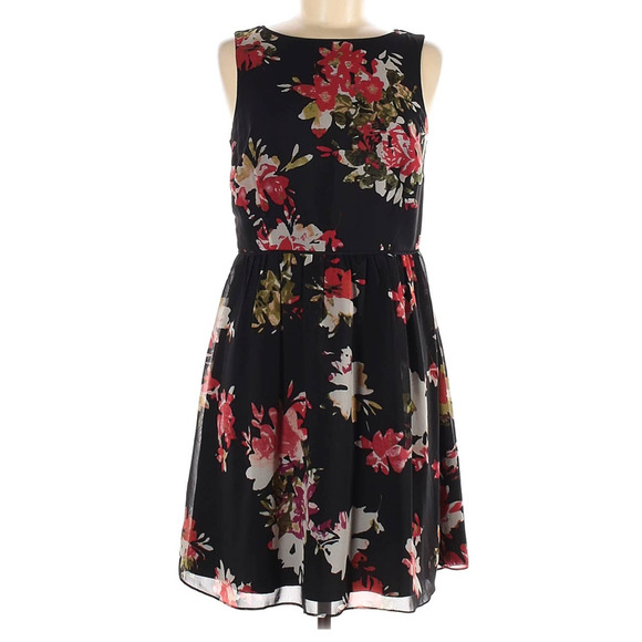LOFT Dresses & Skirts - LOFT Black & Red Floral Sheath Dress - Women's Size 6 Sleeveless Feminine Modest